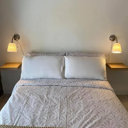 B&B 2 Camp Street & Self Catering 우그테라드