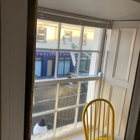 B&B 2 Camp Street & Self Catering 우그테라드